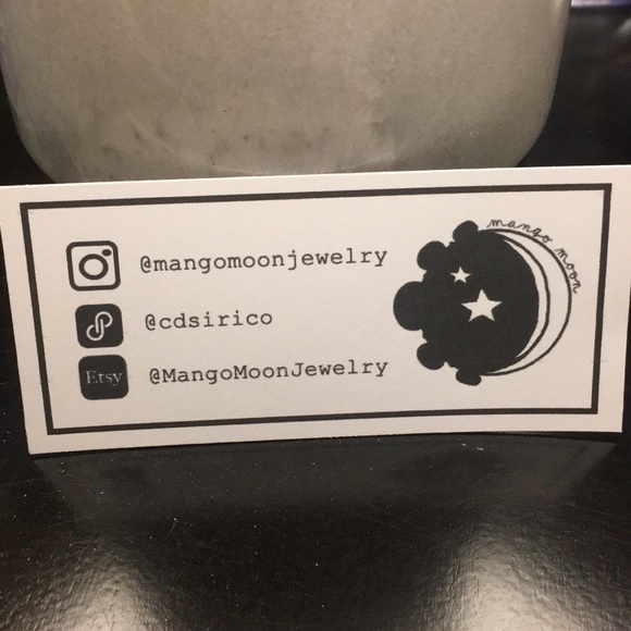 ✨HP✨ Handmade Tie Dye Friendship Bracelet - Picture 4 of 4